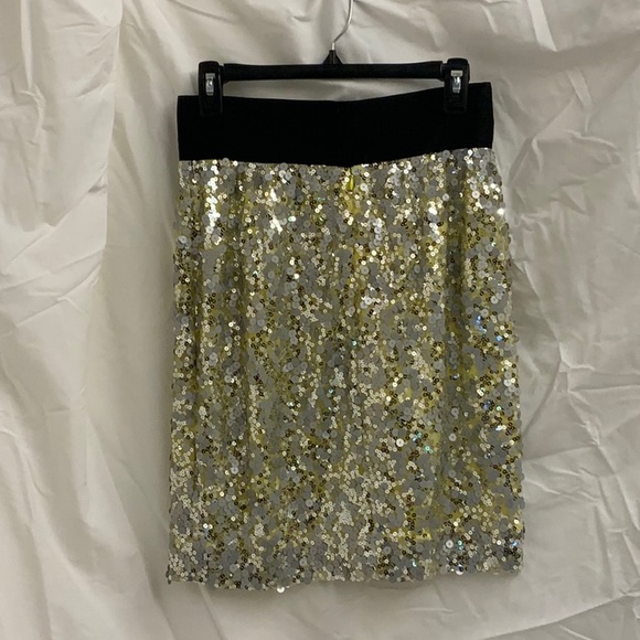 Silver Sequined Skirt with Neon Yellow Backing - Picture 2 of 4